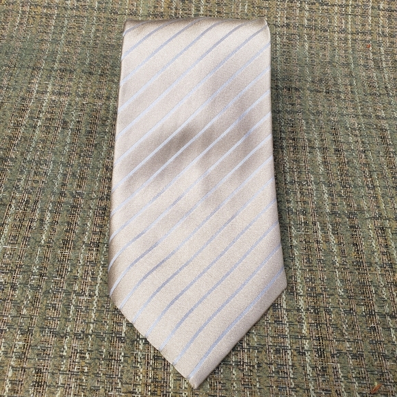 Donald Trump Signature Collection 100% Silk Tie - Picture 1 of 10
